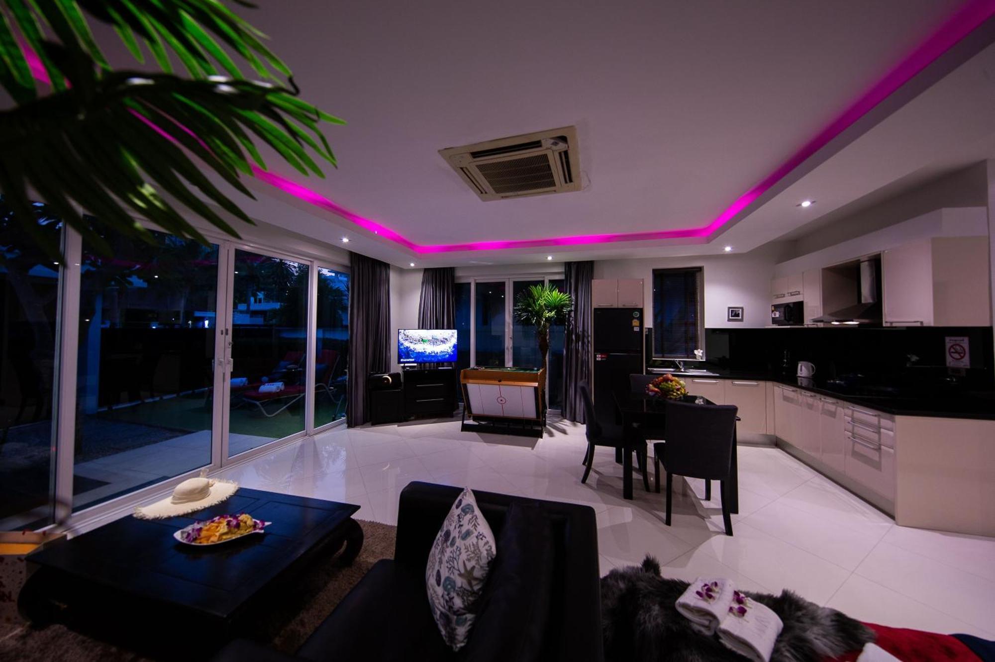 Colibri Pool Villa Pattaya Jomtien Beach Room photo